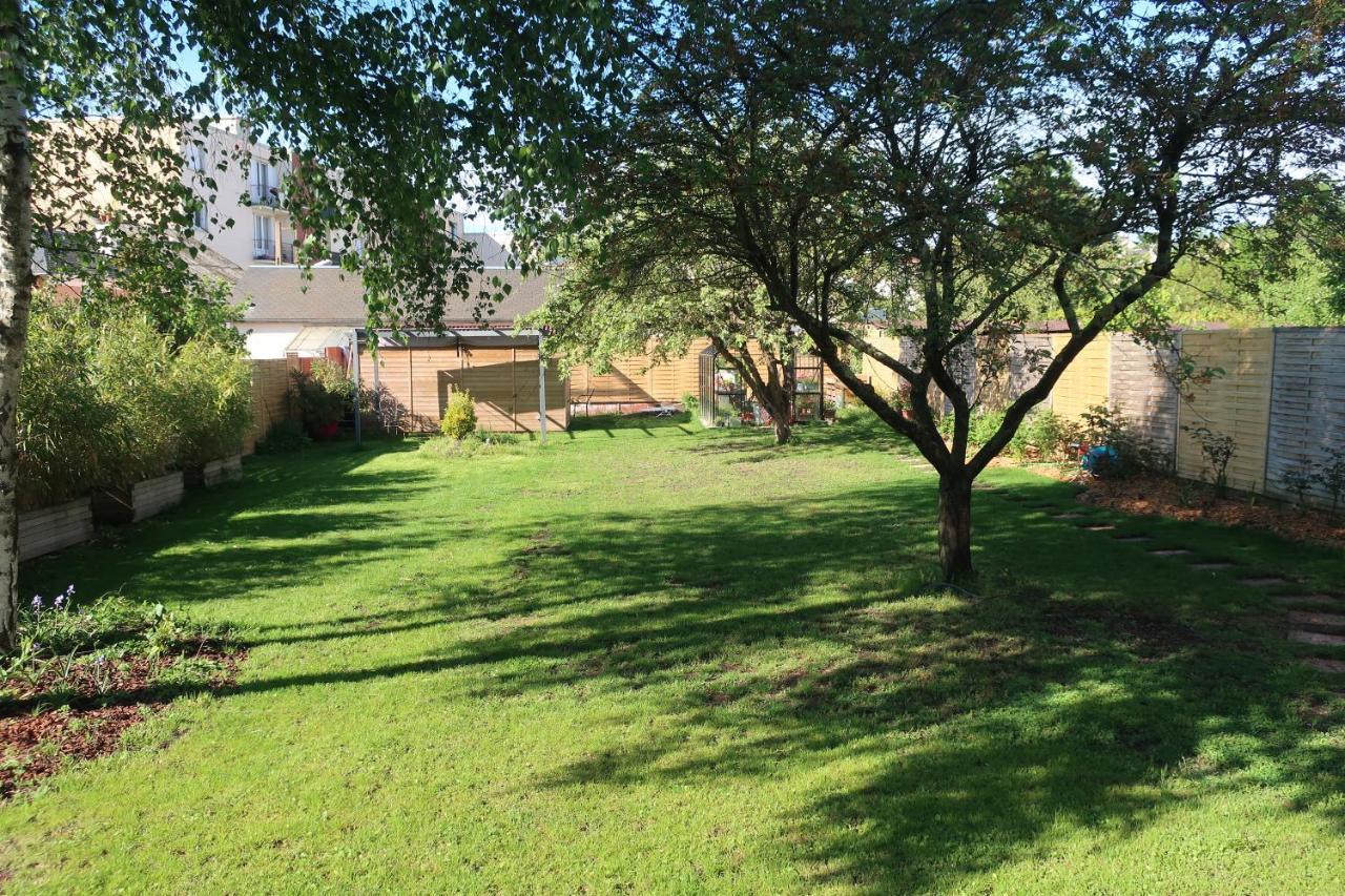 Au Jardin De L'Eventail Bed & Breakfast Le Mans Exterior photo